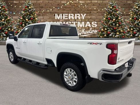 Used 2022 Chevrolet Silverado 2500 LT w/ Convenience Package image 3