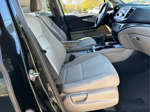Used 2016 Honda Pilot LX image 17