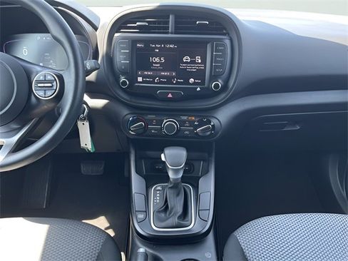 Used 2023 Kia Soul LX w/ LX Technology Package image 23