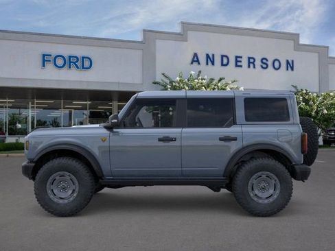 New 2025 Ford Bronco Badlands image 3