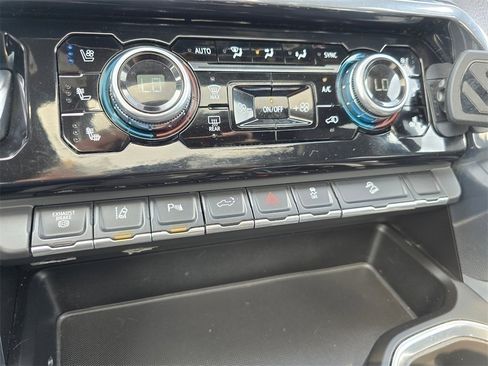 Used 2024 GMC Sierra 3500 Denali w/ Denali Reserve Package image 25