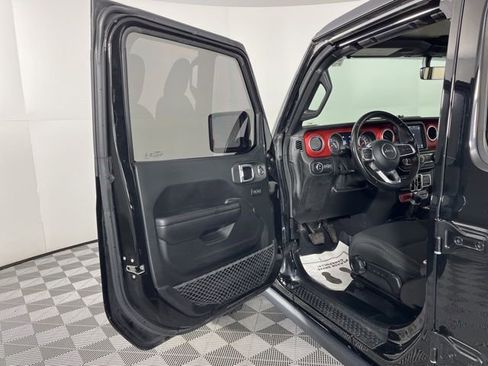 Used 2020 Jeep Gladiator Rubicon image 16