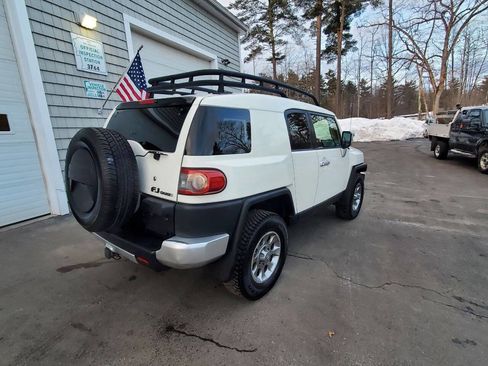 Used 2013 Toyota FJ Cruiser 4WD image 8