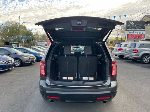 Used 2015 Ford Explorer XLT w/ Equipment Group 202A image 18