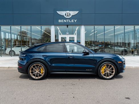 Used 2024 Porsche Cayenne Turbo GT AWD/4WD image 14