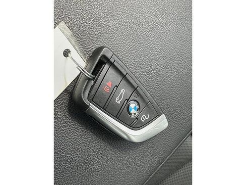 Certified 2025 BMW 330i xDrive Sedan AWD/4WD image 33