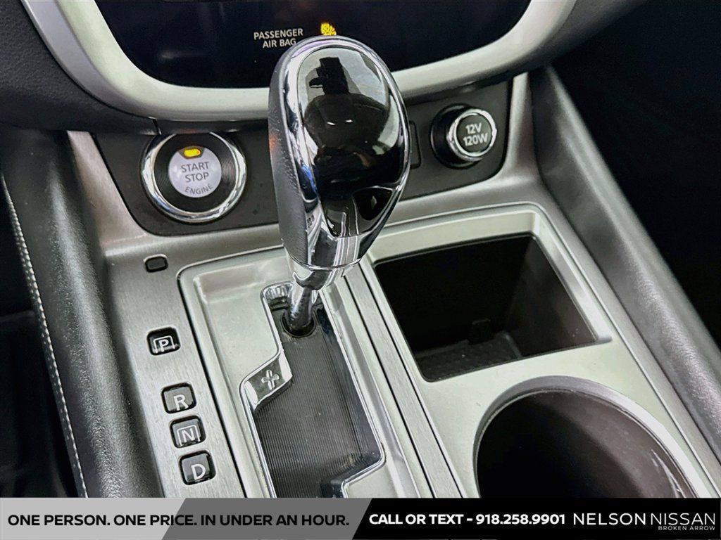 Used 2020 Nissan Murano SL w/ Moonroof Package FWD image 17