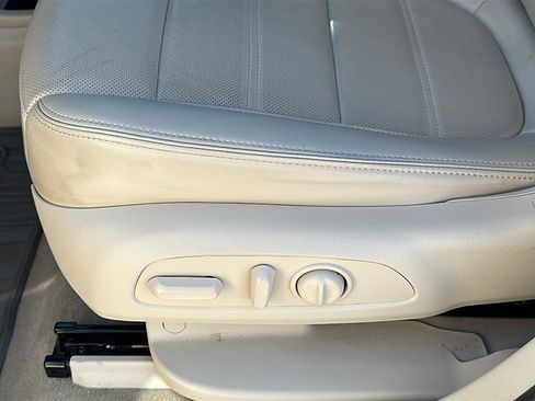 Used 2023 GMC Acadia Denali w/ Denali Ultimate Package image 15