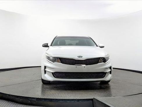 Used 2018 Kia Optima LX image 12