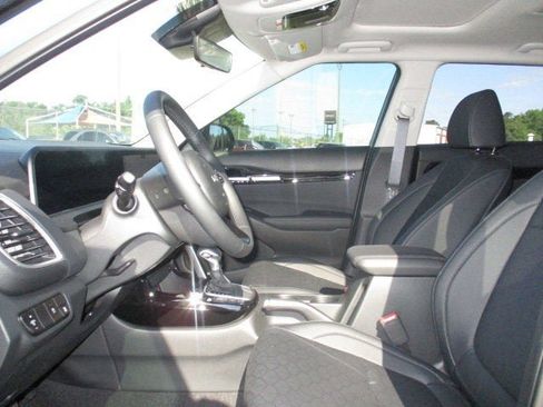 Used 2025 Kia Seltos EX w/ EX Sunroof Package image 13