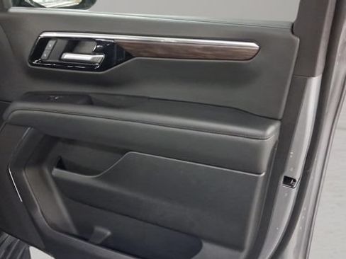 Used 2025 Chevrolet Tahoe LT AWD/4WD image 15