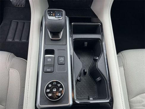 Used 2022 Nissan Pathfinder SV image 22