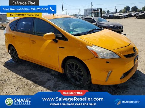 Used 2014 Toyota Prius V Five image 5