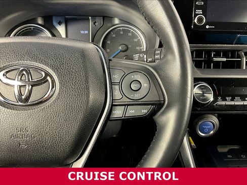 Used 2022 Toyota Venza LE AWD/4WD image 12
