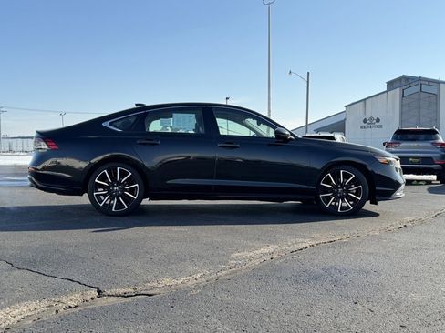 Used 2023 Honda Accord Touring image 5