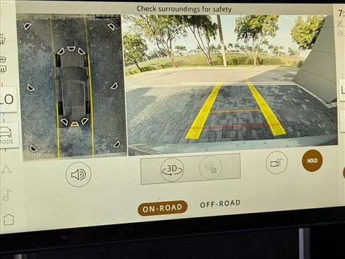 Certified 2025 Land Rover Range Rover SE AWD/4WD image 11