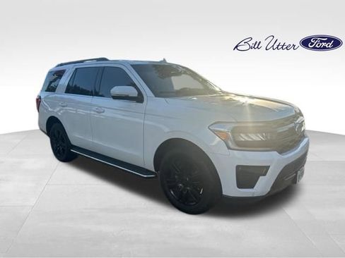 Used 2023 Ford Expedition XLT RWD image 2