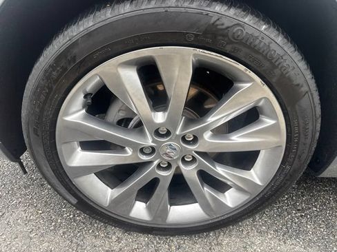 Used 2023 Buick Envision Avenir AWD/4WD image 4
