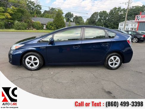 Used 2015 Toyota Prius Two FWD image 4