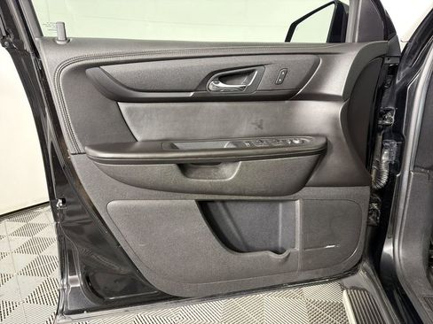 Used 2016 Chevrolet Traverse LT image 8