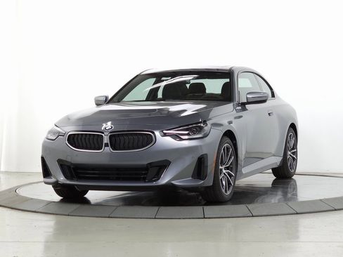 Used 2025 BMW 230i xDrive Coupe w/ Convenience Package image 3