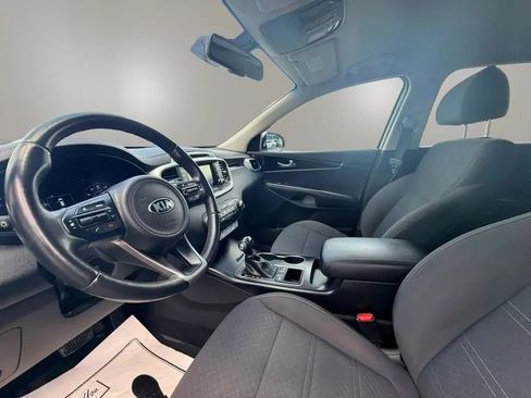 Used 2018 Kia Sorento FWD image 10