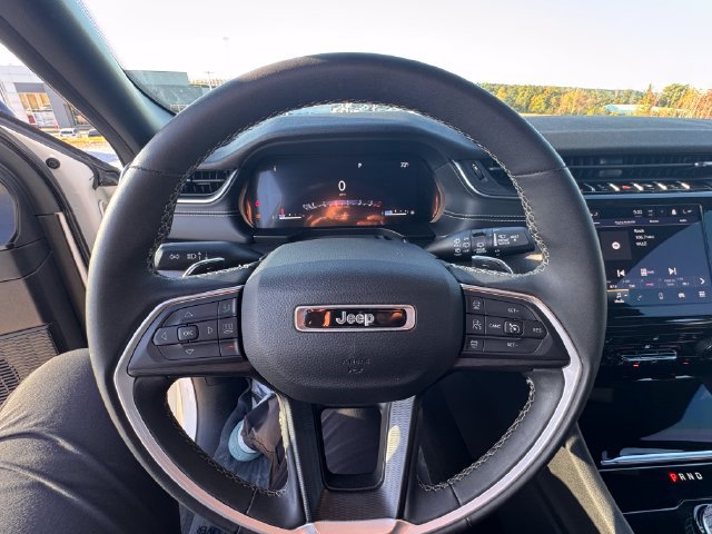 Used 2023 Jeep Grand Cherokee L Laredo AWD/4WD image 34