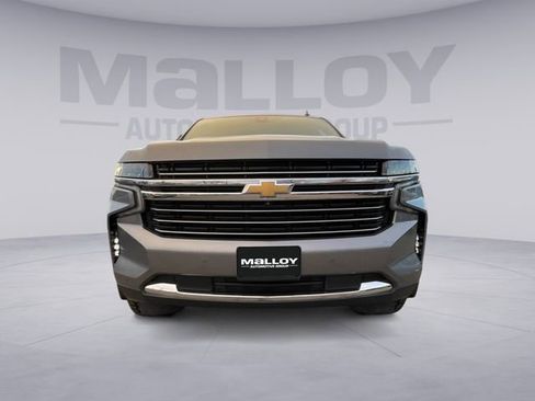 Used 2022 Chevrolet Suburban LT w/ Luxury Package image 8