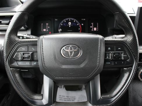 Used 2025 Toyota Tacoma SR5 AWD/4WD image 25