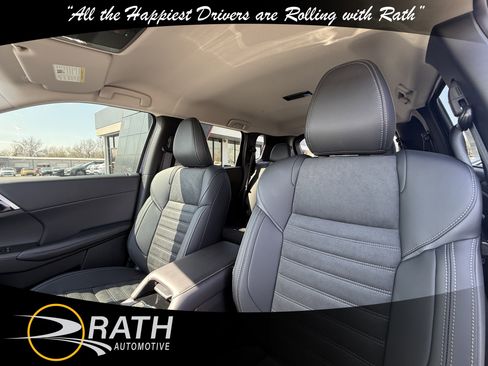 New 2026 Mitsubishi Outlander SE image 13