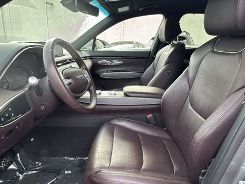 Used 2022 Genesis GV70 2.5T w/ Advanced Package image 18