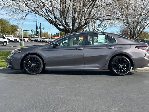 Used 2024 Toyota Camry SE FWD image 5