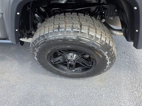 Used 2021 Jeep Gladiator Sport w/ Trailer Tow Package AWD/4WD image 9