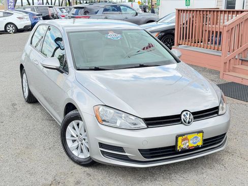 Used 2015 Volkswagen Golf S FWD image 2