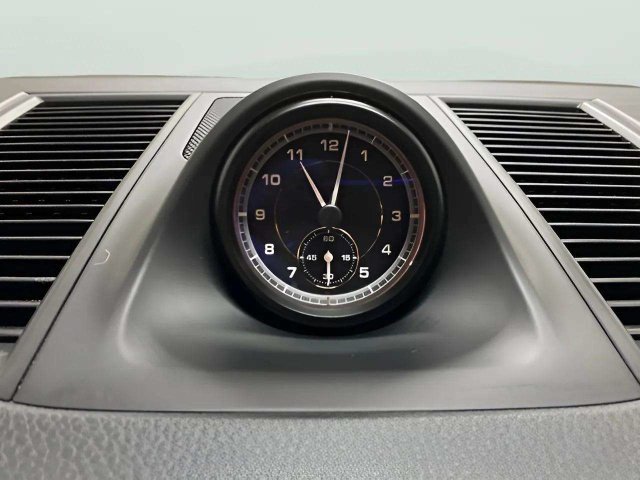 Used 2023 Porsche Macan AWD/4WD image 60