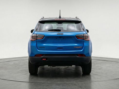 Used 2025 Jeep Compass Trailhawk image 7