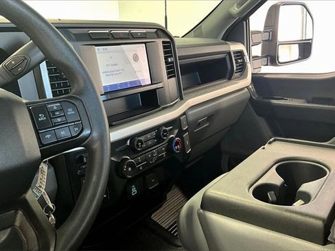 Used 2023 Ford F250 XL w/ Snow Plow Prep Package image 10