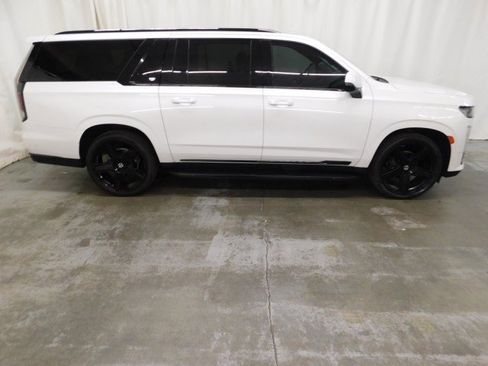 Used 2021 Cadillac Escalade ESV Sport Platinum w/ Heavy-Duty Trailer Package image 2