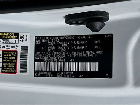 Used 2023 Toyota Sienna XLE FWD image 27