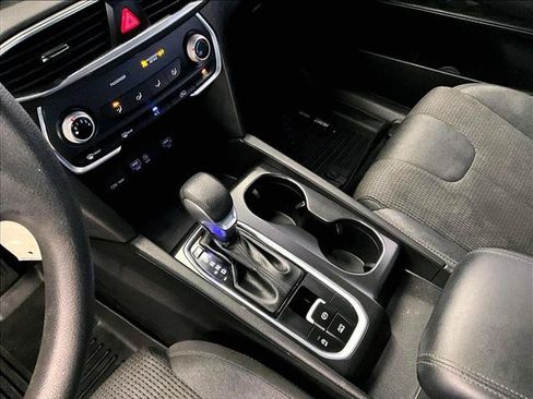 Used 2020 Hyundai Santa Fe SE FWD image 15