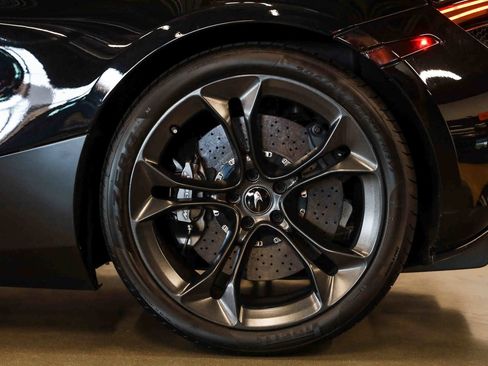 Used 2019 McLaren 720S RWD image 23