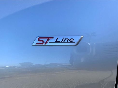 Used 2023 Ford Explorer ST-Line w/ Class IV Trailer Tow Package RWD image 10