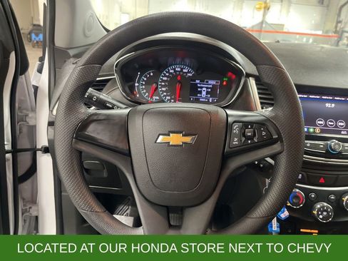 Used 2020 Chevrolet Trax LS AWD/4WD image 22