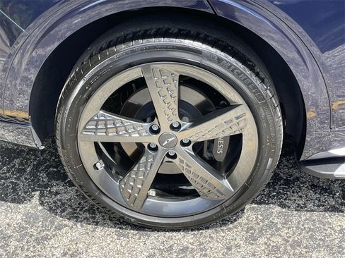 Certified 2024 Genesis GV70 3.5T Sport w/ Sport Advanced Package image 9