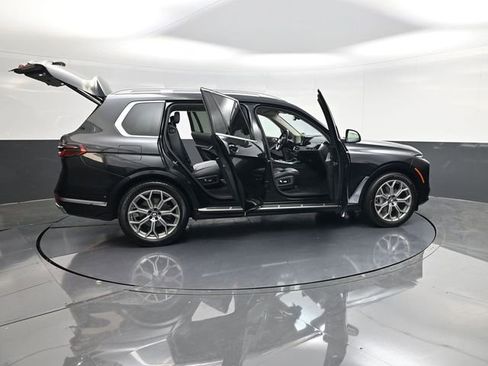 Used 2025 BMW X7 xDrive40i AWD/4WD image 70