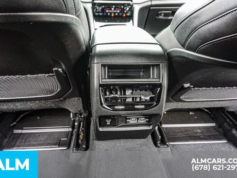 Used 2025 Jeep Grand Cherokee Altitude AWD/4WD image 30