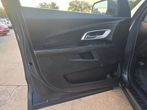 Used 2011 Chevrolet Equinox LT image 13