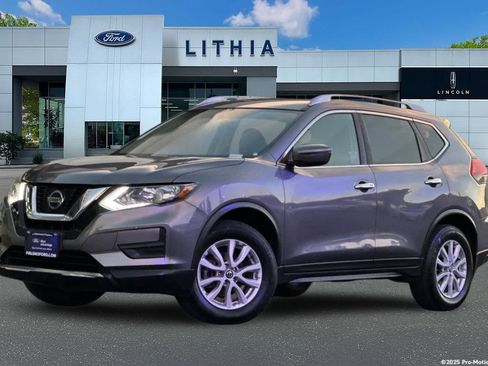 Used 2018 Nissan Rogue SV image 1