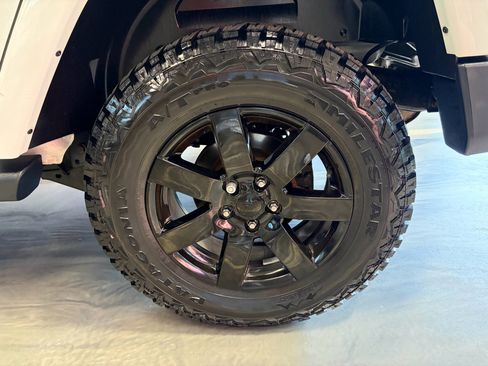 Used 2014 Jeep Wrangler Unlimited Sahara AWD/4WD image 20