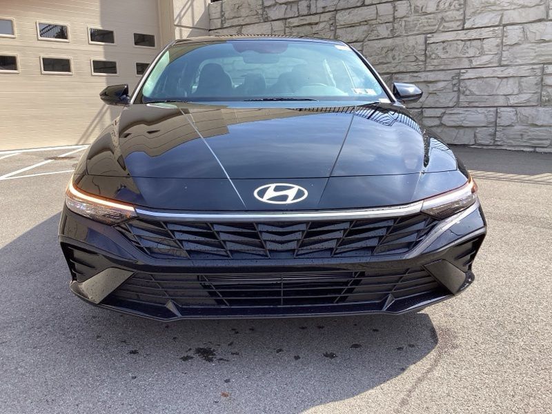New 2026 Hyundai Elantra Sport FWD image 2